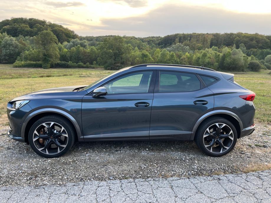 Cupra Formentor VZ 4X4 / AUTOMATIK / BEATS AUDIO / BREMBO / TOP STANJE, fotografija 4