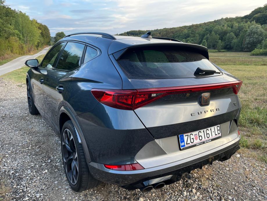 Cupra Formentor VZ 4X4 / AUTOMATIK / BEATS AUDIO / BREMBO / TOP STANJE, fotografija 5