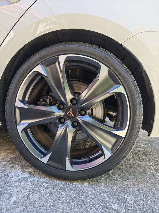 Cupra Leon 2,0 TSI VZ 180kw benzin, samo 13400km, fotografija 9