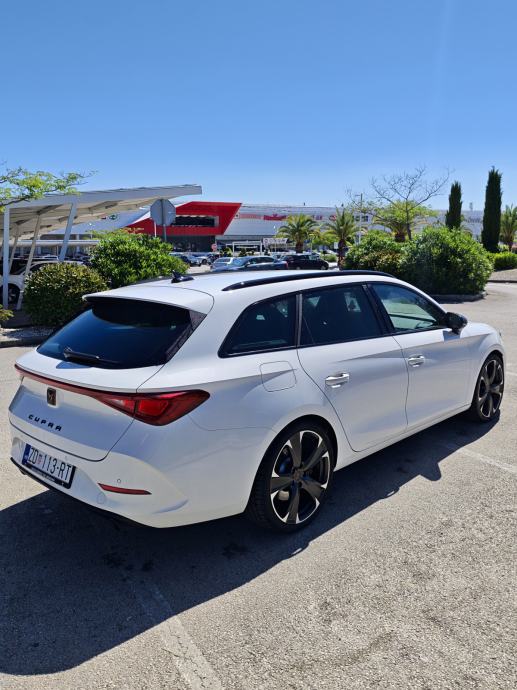 Cupra Leon 2,0 TSI VZ 180kw benzin, samo 13400km, fotografija 5