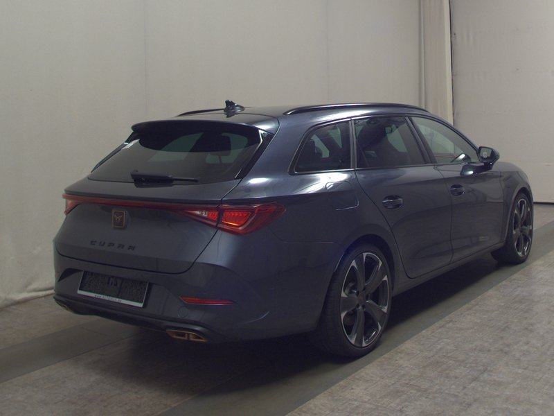 CUPRA Leon Sportstourer 1.4 e-Hybrid automatik • ACC • digitalni instr, fotografija 4