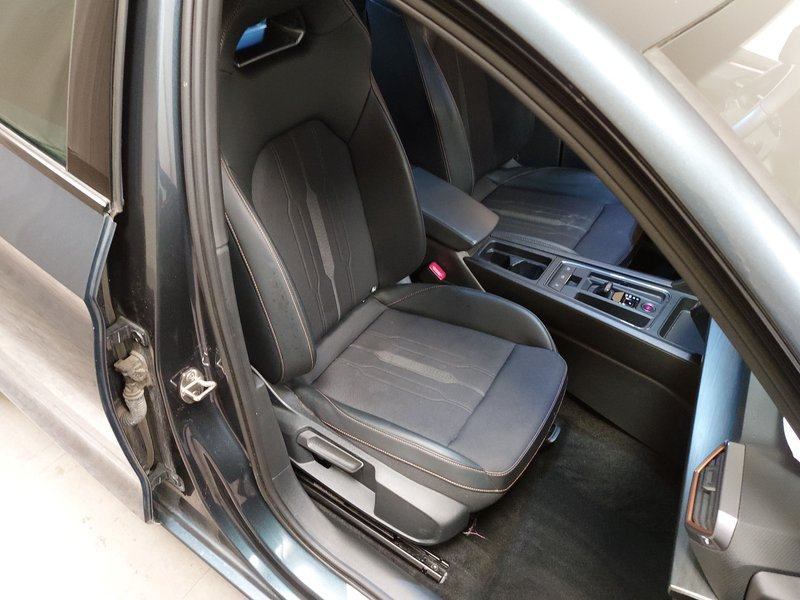 CUPRA Leon Sportstourer 1.4 e-Hybrid automatik • ACC • digitalni instr, fotografija 10