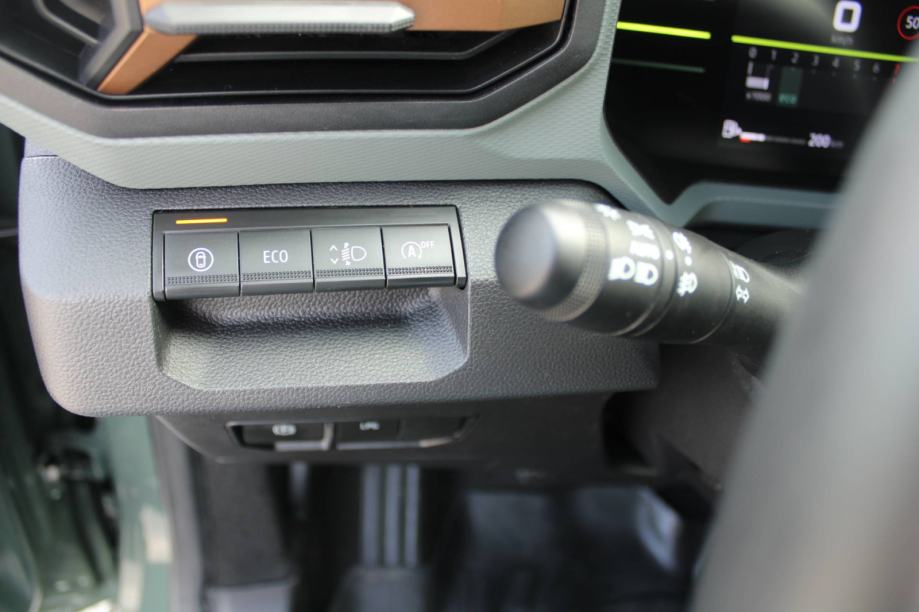 Dacia Duster 1.0 TCe Extreme *NAVIGACIJA, KAMERA*, fotografija 15