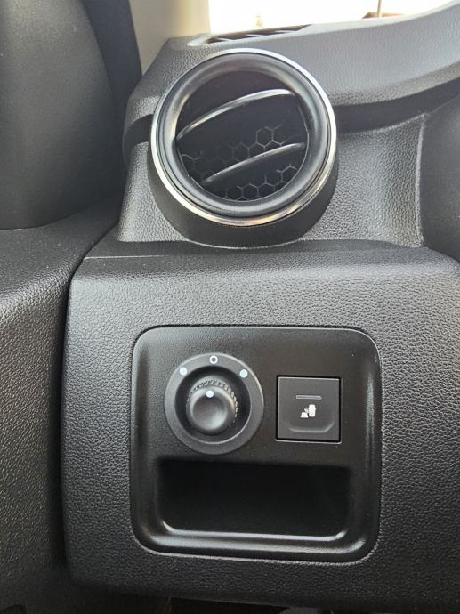 Dacia Duster TCE 100 "PRESTIGE"-2020g.-FULL-NAVI-360 KAMERA-GARANCIJA, fotografija 15