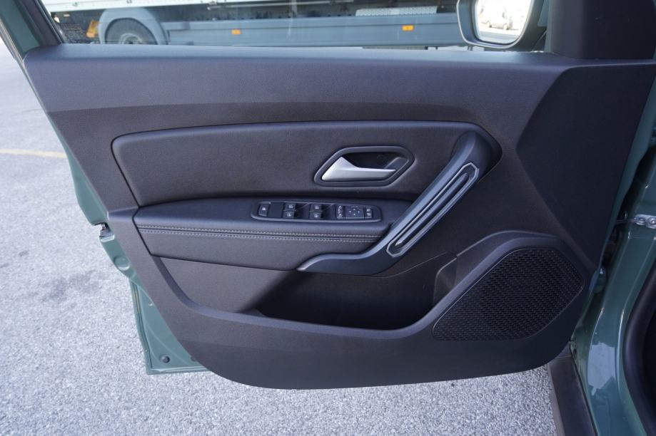 Dacia Duster 1,3 tce #EDC#PDV#SERVISNA#JAMSTVO#LEASING BEZ UČEŠĆA#, fotografija 9