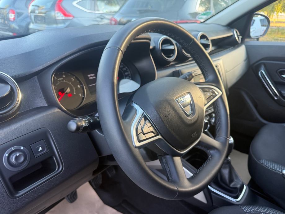 Dacia Duster 1,3 tce-360 KAMERE-MRTVI KUT-NAVI-GRIJANJE SJEDALA-, fotografija 12