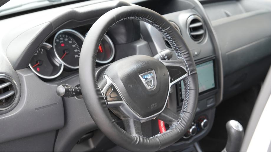 Dacia Duster 1.6 Benzin + LPG 84 kW, 2017, fotografija 8