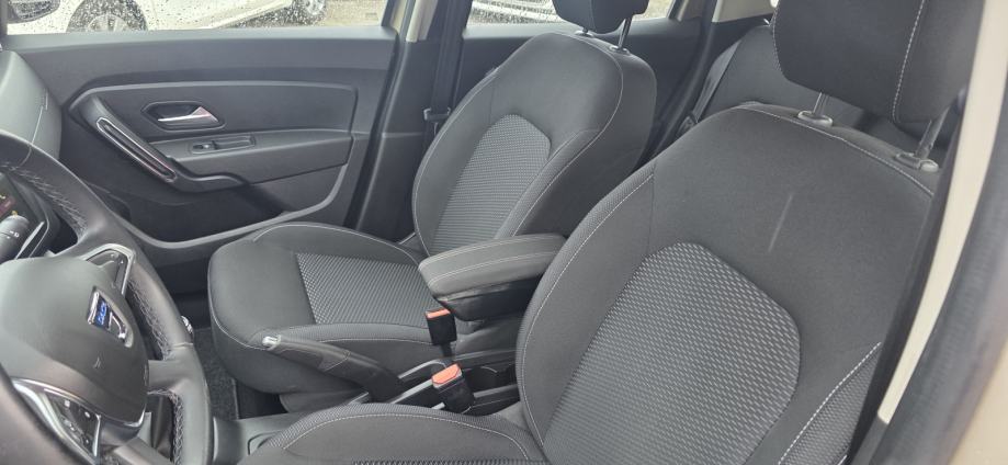 Dacia Duster 1,6 sce"TVORNIČKI PLIN + BENZIN"NAVIGACIJA"NOVE GUME", fotografija 9