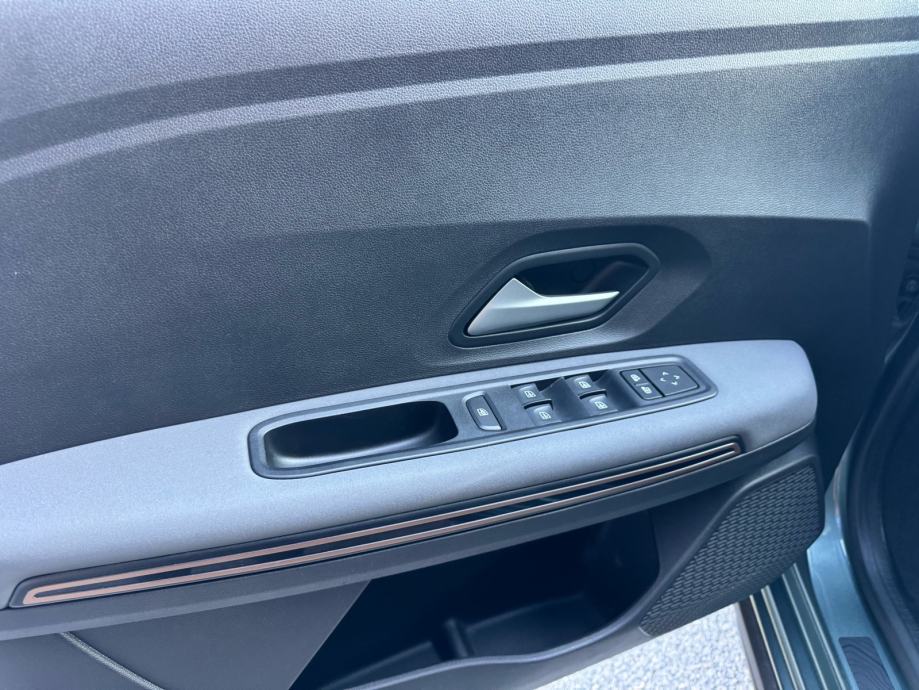 Dacia Jogger 1,0 TCE Extreme 2024.; Nije uvoz; 7 sjedala; Full oprema;, fotografija 17