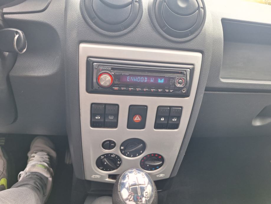 Dacia Logan 1,4i 158 tkm, fotografija 7