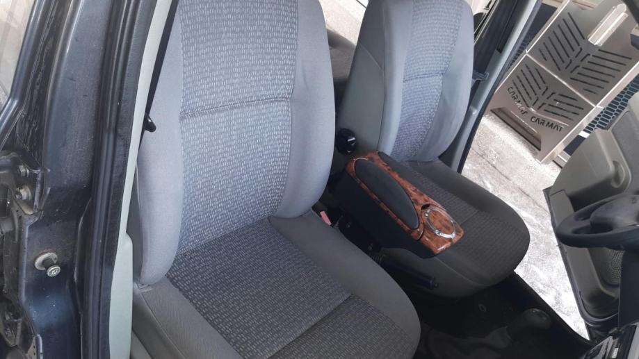 Dacia Logan 1,6 16V-reg.1 god.,157000km, fotografija 6