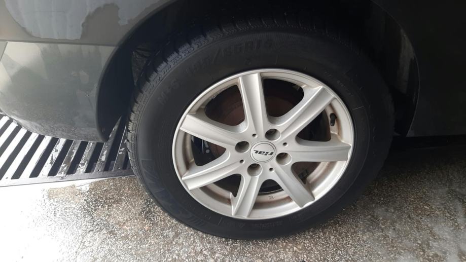 Dacia Logan 1,6 16V-reg.1 god.,157000km, fotografija 11