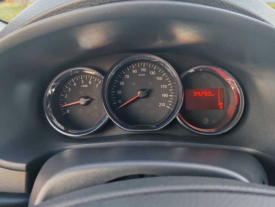 Dacia Sandero 0,9 TCe 90 2014 god,99000 km,kartice, fotografija 15