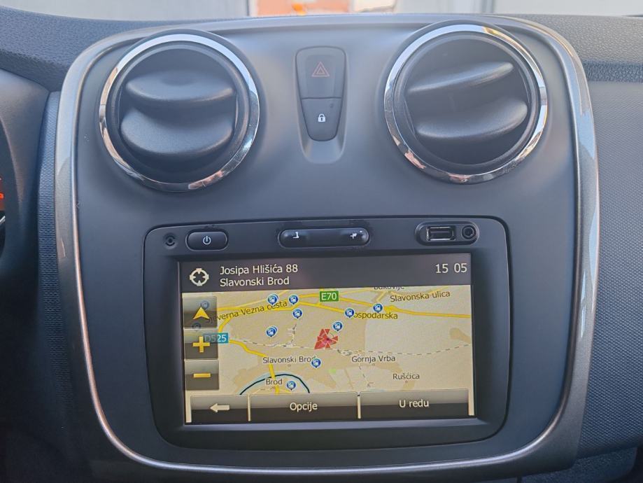 Dacia Sandero 0,9 TCe 90 2014 god,99000 km,kartice, fotografija 12