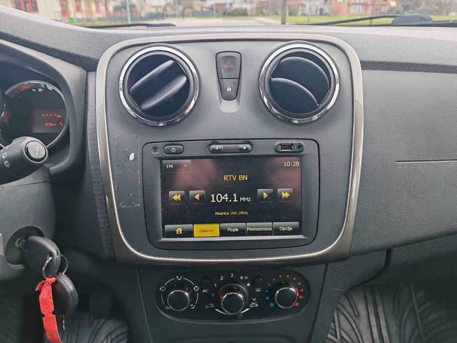 Dacia Sandero 0,9 TCe 90 2014 god,99000 km,kartice, fotografija 13