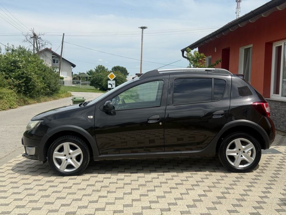 Dacia Sandero 0,9 TCe 90 Prestige ** VELIKI SERVIS **NAVI*, fotografija 8