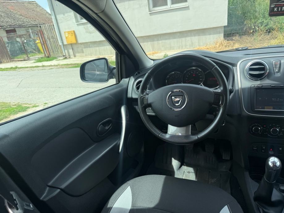 Dacia Sandero 0,9 TCe 90 Prestige ** VELIKI SERVIS **NAVI*, fotografija 12