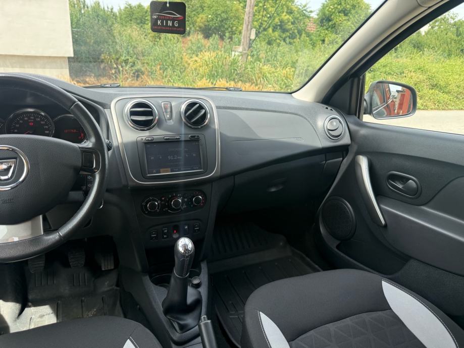Dacia Sandero 0,9 TCe 90 Prestige ** VELIKI SERVIS **NAVI*, fotografija 13