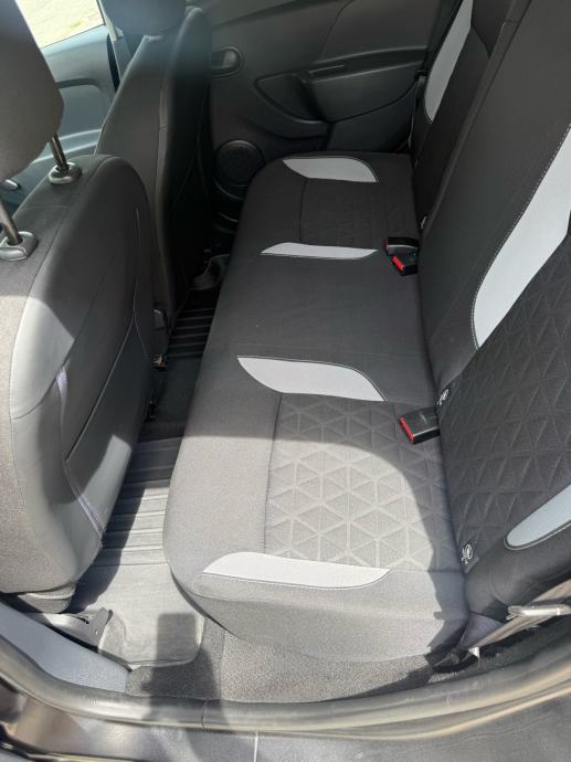 Dacia Sandero 0,9 TCe 90 Prestige ** VELIKI SERVIS **NAVI*, fotografija 14