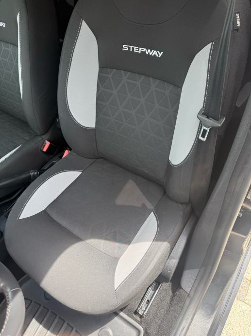 Dacia Sandero 0,9 TCe 90 Prestige ** VELIKI SERVIS **NAVI*, fotografija 15
