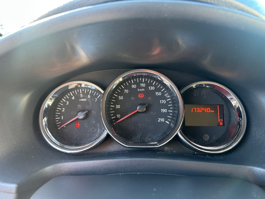 Dacia Sandero 0,9 TCe automatik, fotografija 12