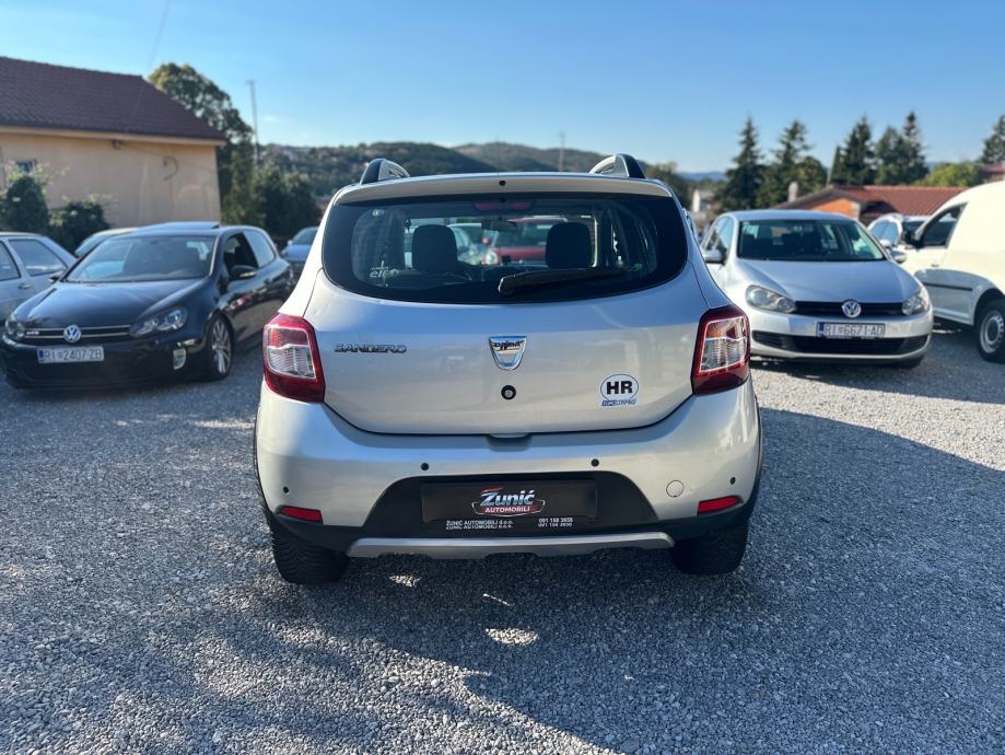 Dacia Sandero 0,9 TCe automatik, fotografija 5