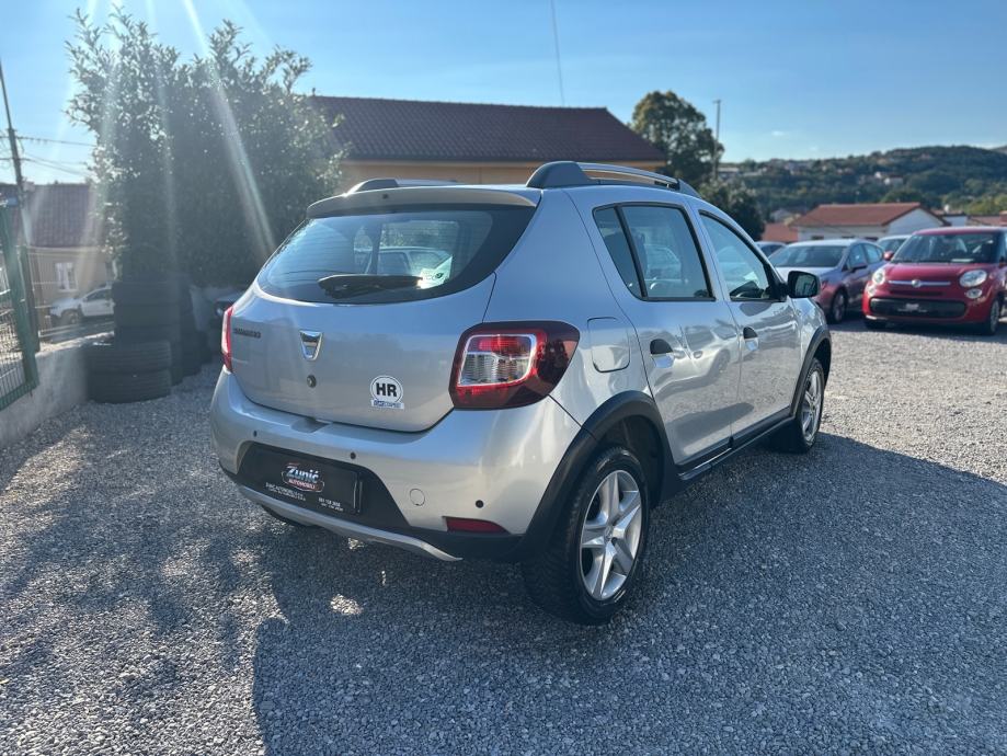 Dacia Sandero 0,9 TCe automatik, fotografija 6