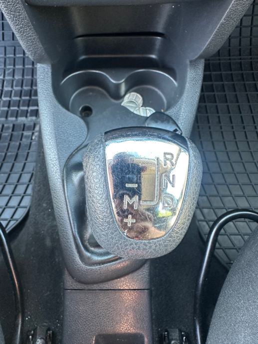 Dacia Sandero 0,9 TCe automatik, fotografija 11
