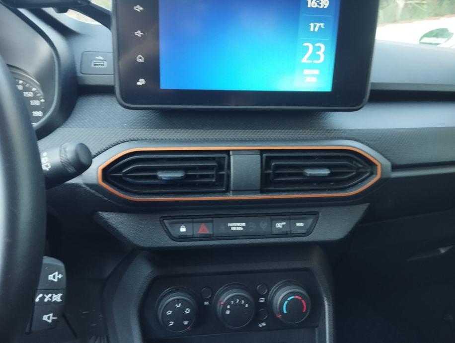 Dacia Sandero 1,0 Eco-G, fotografija 3