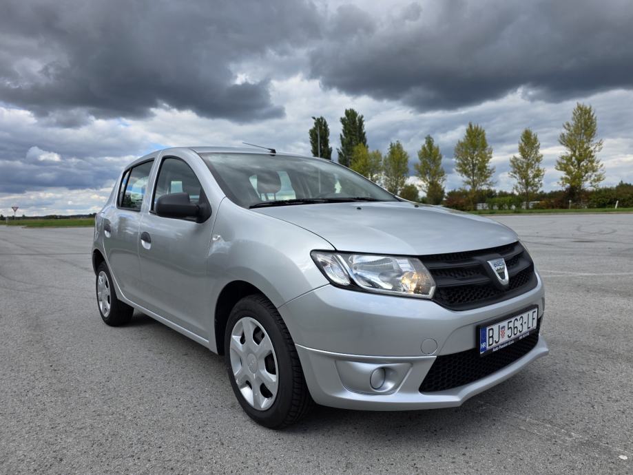 Dacia Sandero 1,2 16V, **REG. God. dana,**Veliki servis, **NOVE gume**, fotografija 2