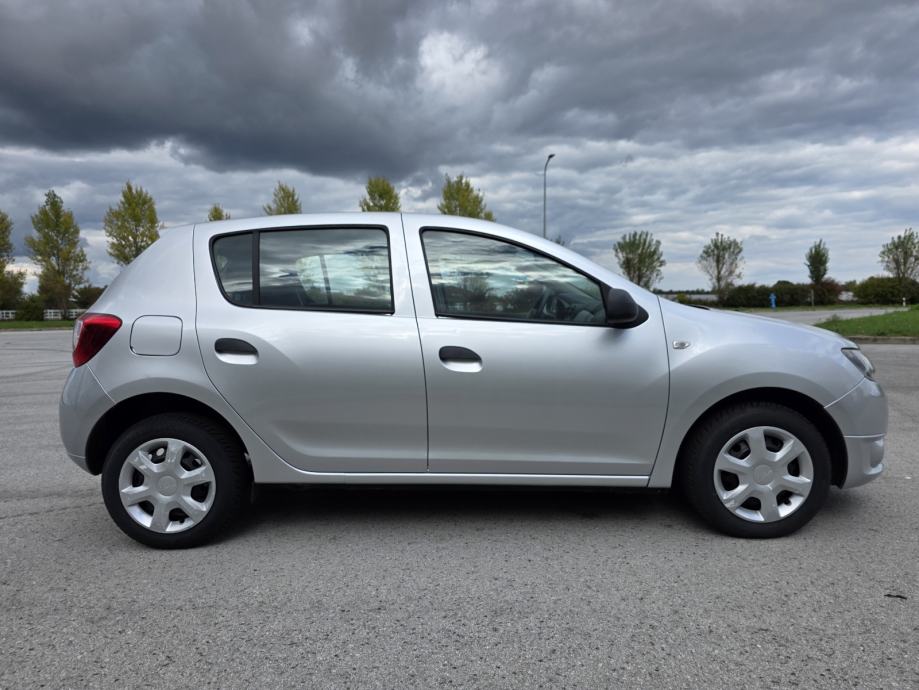 Dacia Sandero 1,2 16V, **REG. God. dana,**Veliki servis, **NOVE gume**, fotografija 3