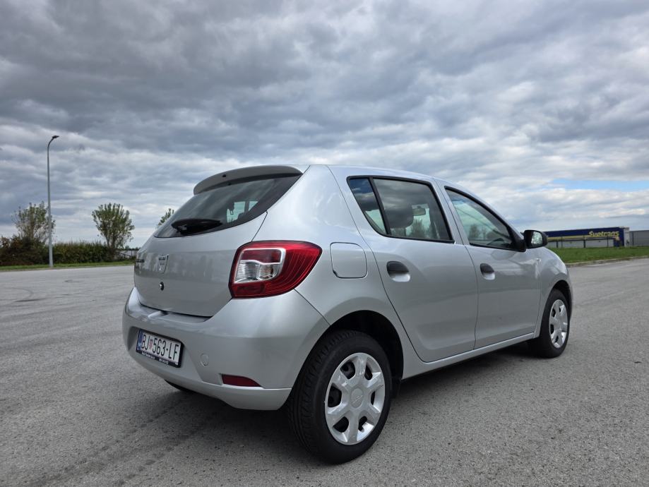 Dacia Sandero 1,2 16V, **REG. God. dana,**Veliki servis, **NOVE gume**, fotografija 4