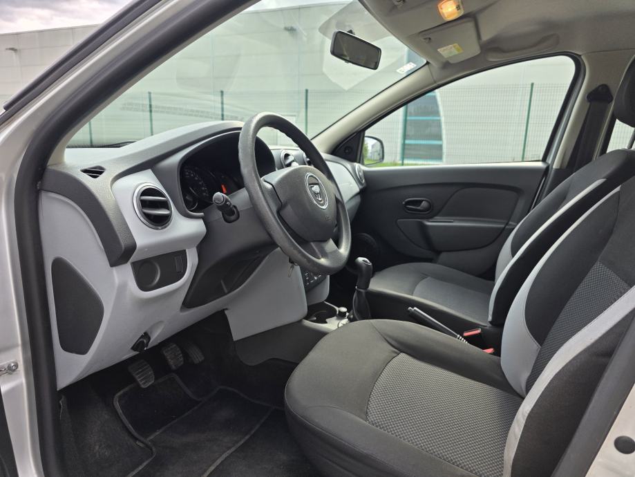 Dacia Sandero 1,2 16V, **REG. God. dana,**Veliki servis, **NOVE gume**, fotografija 6
