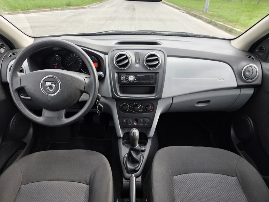 Dacia Sandero 1,2 16V, **REG. God. dana,**Veliki servis, **NOVE gume**, fotografija 11