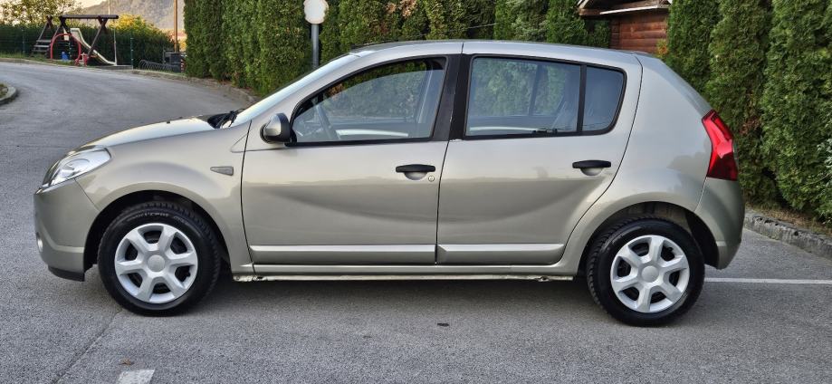 Dacia Sandero 1,4 HR VOZILO KAO NOVO, fotografija 5