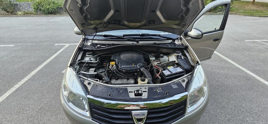 Dacia Sandero 1,4 HR VOZILO KAO NOVO, fotografija 19