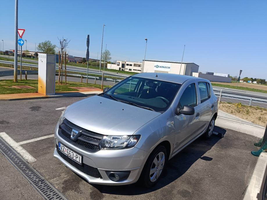 Dacia Sandero 1,5 dCi UPRAVO REGISTRIRAN, fotografija 5