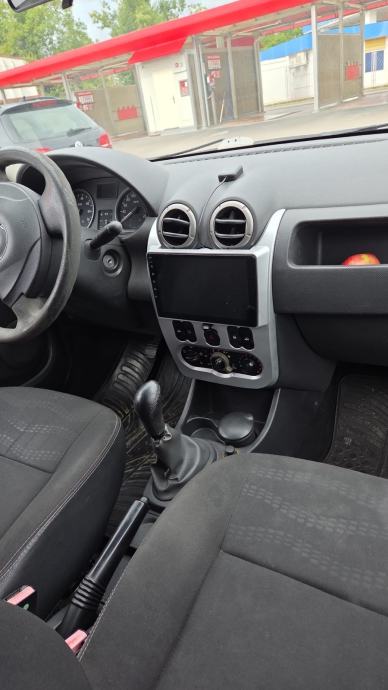Dacia Sandero 1,6 Stepway povisen prvi vl 4 cilindra navi kuka, fotografija 3