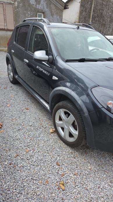 Dacia Sandero 1,6 Stepway povisen prvi vl 4 cilindra navi kuka, fotografija 4