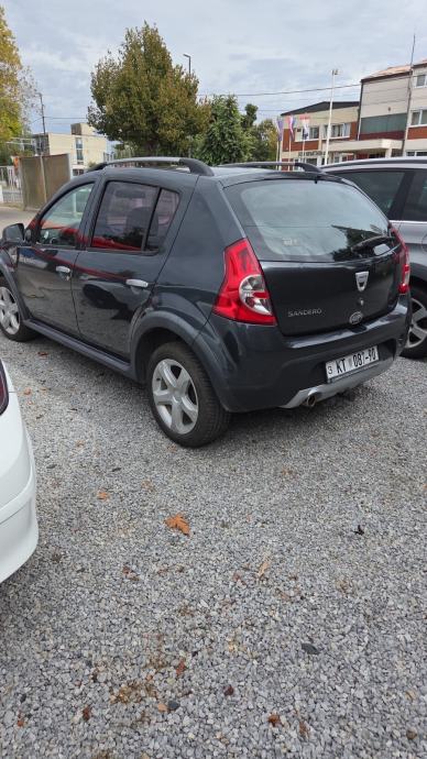 Dacia Sandero 1,6 Stepway povisen prvi vl 4 cilindra navi kuka, fotografija 6