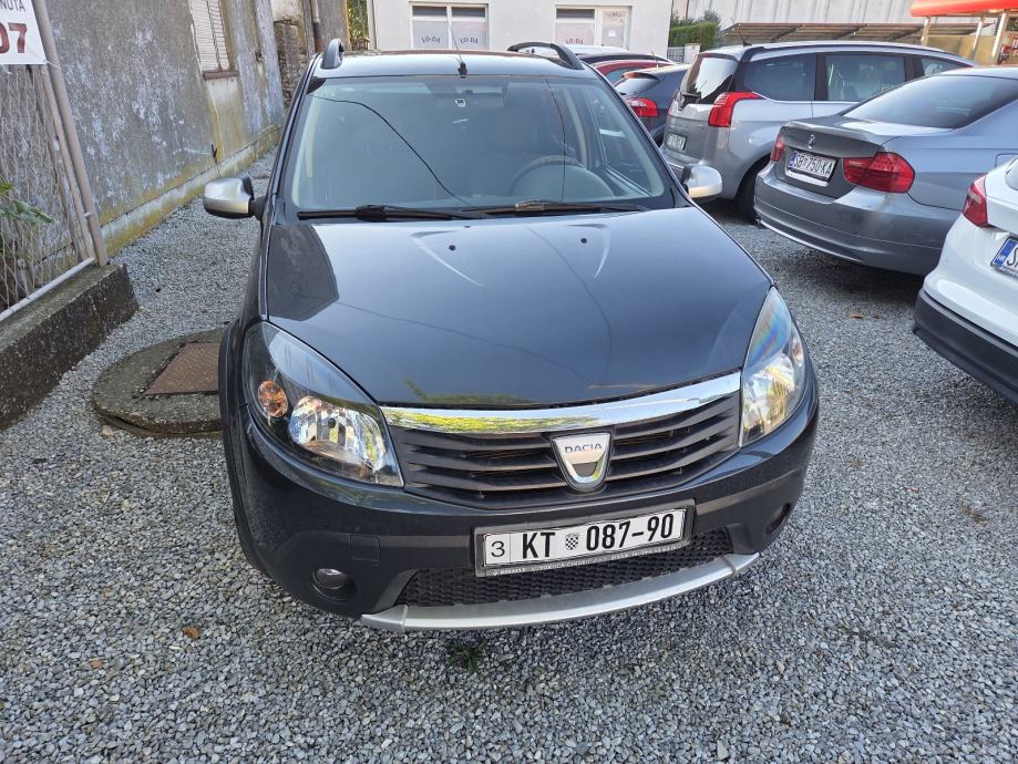 Dacia Sandero 1,6 Stepway povisen prvi vl 4 cilindra navi kuka, fotografija 8