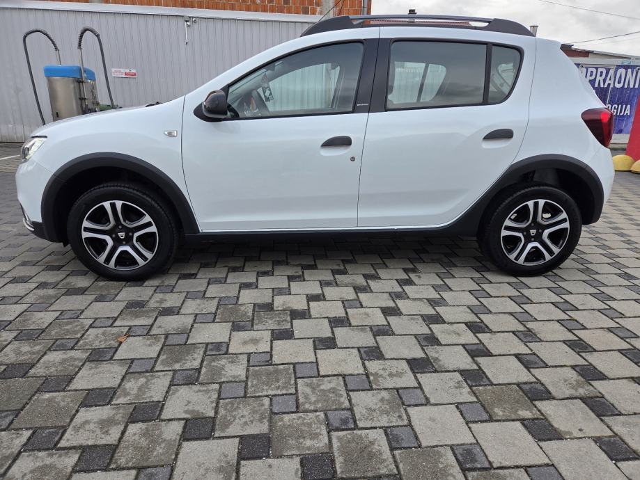 Dacia Sandero Stepway 0,9 TCe 90, Servisna, reg.09/27., fotografija 2