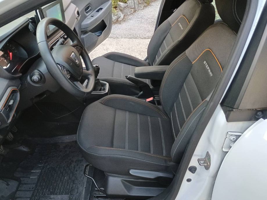 Dacia Sandero Stepway 1,0 Eco-G, fotografija 12