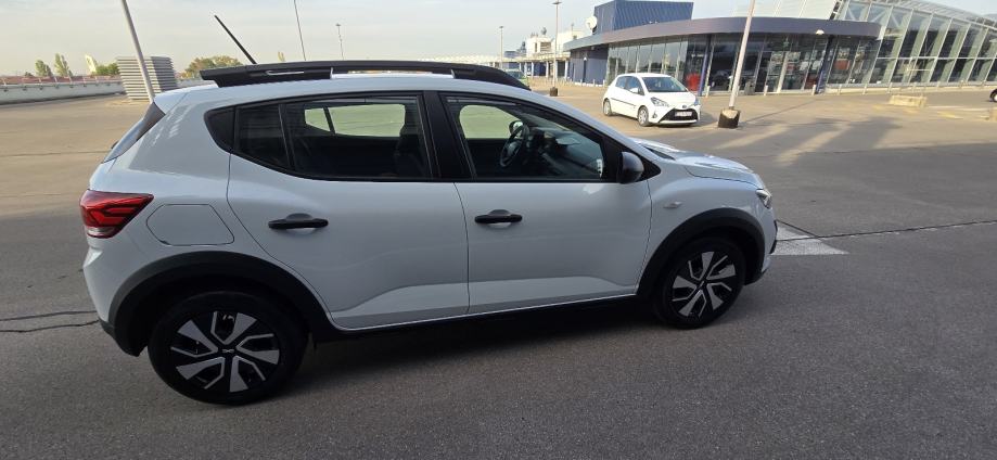 Dacia Sandero Stepway 1,0 tce Samo 9800 km.Hr auto.1.vlasnik., fotografija 4
