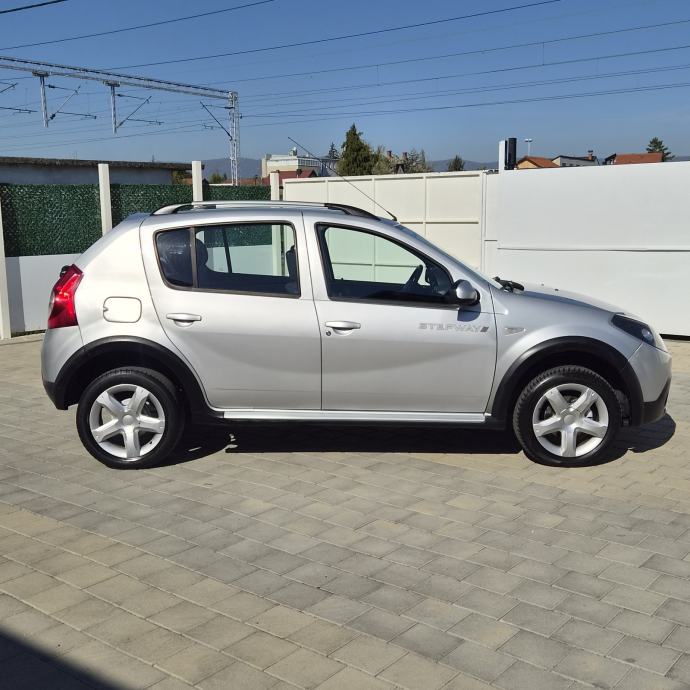 Dacia Sandero Stepway 1,5 dCi ● 143.ooo km ● 1. Vlasnik ● HR auto, fotografija 2