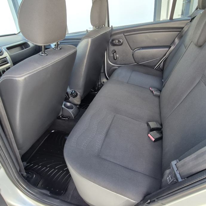 Dacia Sandero Stepway 1,5 dCi ● 143.ooo km ● 1. Vlasnik ● HR auto, fotografija 11