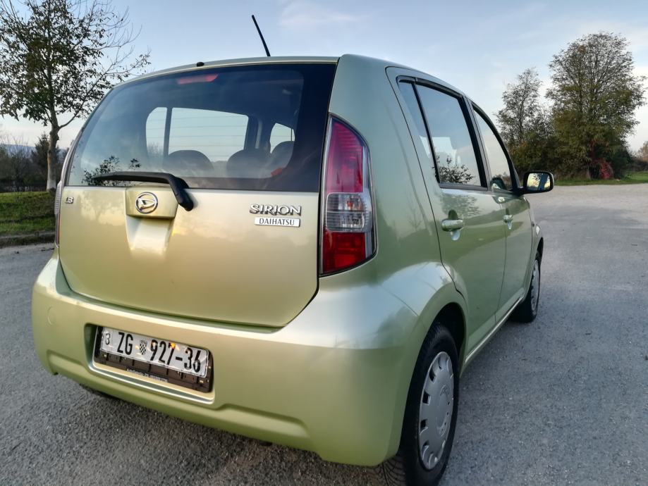 Daihatsu sirion 2005