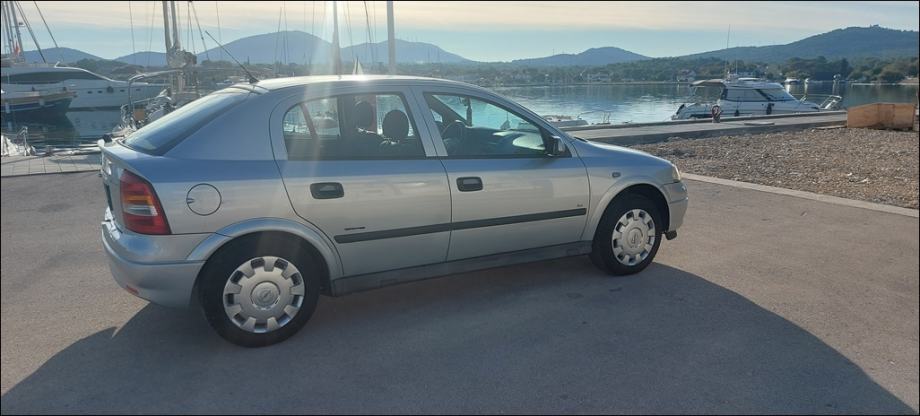 DOBRA!Astra 1,4 16V,1.VL,2009 g.KLIMA,KA NOVA,reg.7/27,MALO KM,5 VRATA, fotografija 17