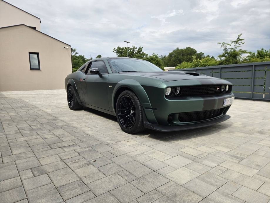 Dodge Challenger