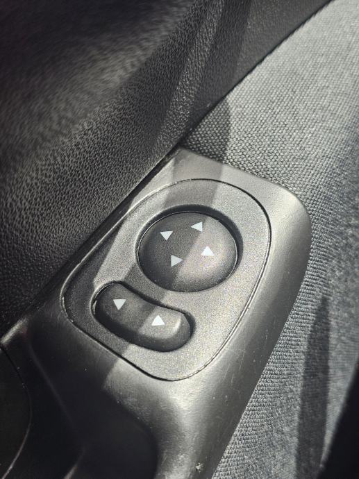 Fiat 500 1,0 GSE, 82 000 km, fotografija 12